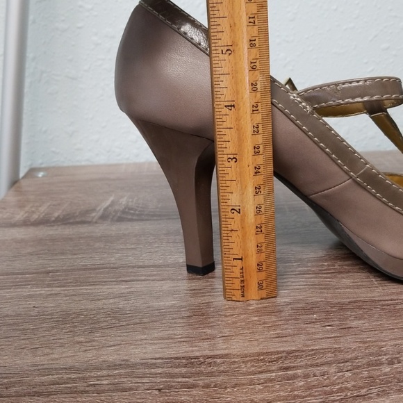 Fergalicious taupe t strap pumps - Picture 5 of 5